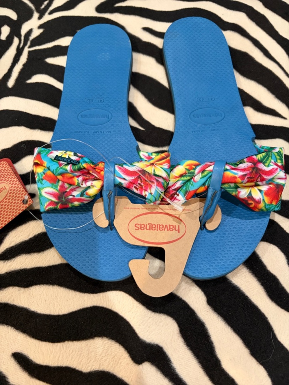 New with Tags Havaianas Blue Flip Flops with Tropical Floral Bow size 41 42